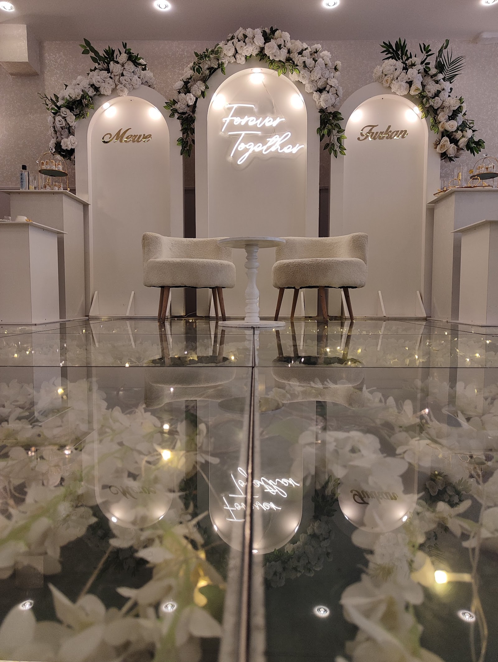 Ayliz İsteme Evi Toplantı Ve Davet Salonu kır düğünü mekanı — Merkez