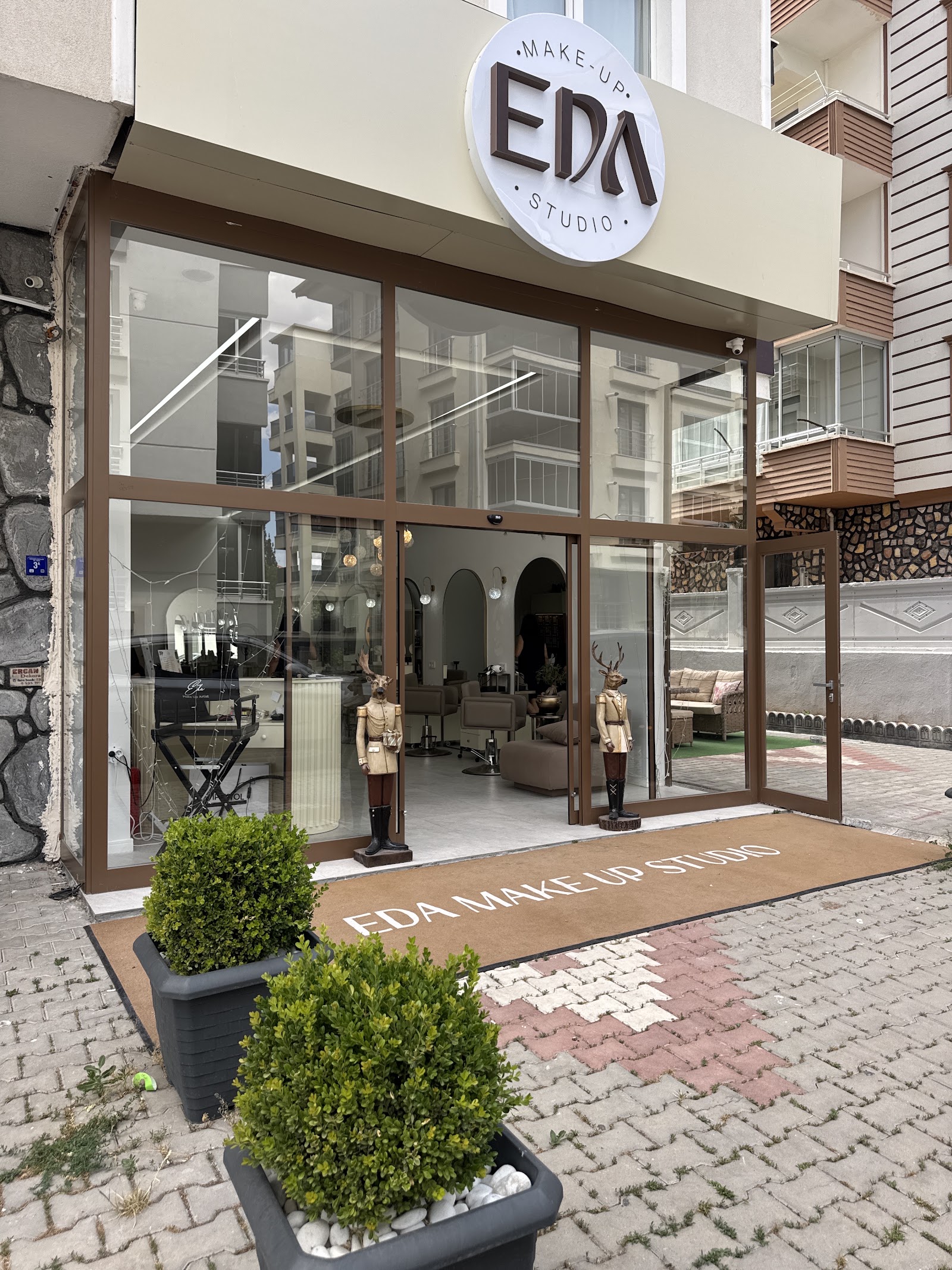 Eda Make Up Studio