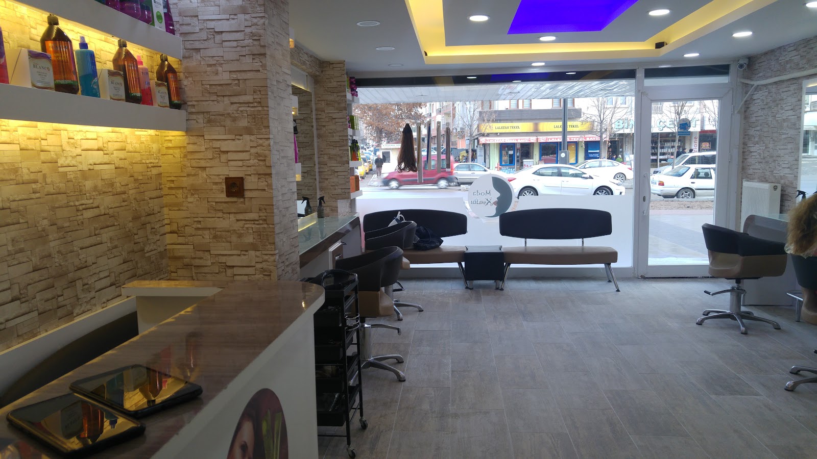 Moda Bayan Kuaförü